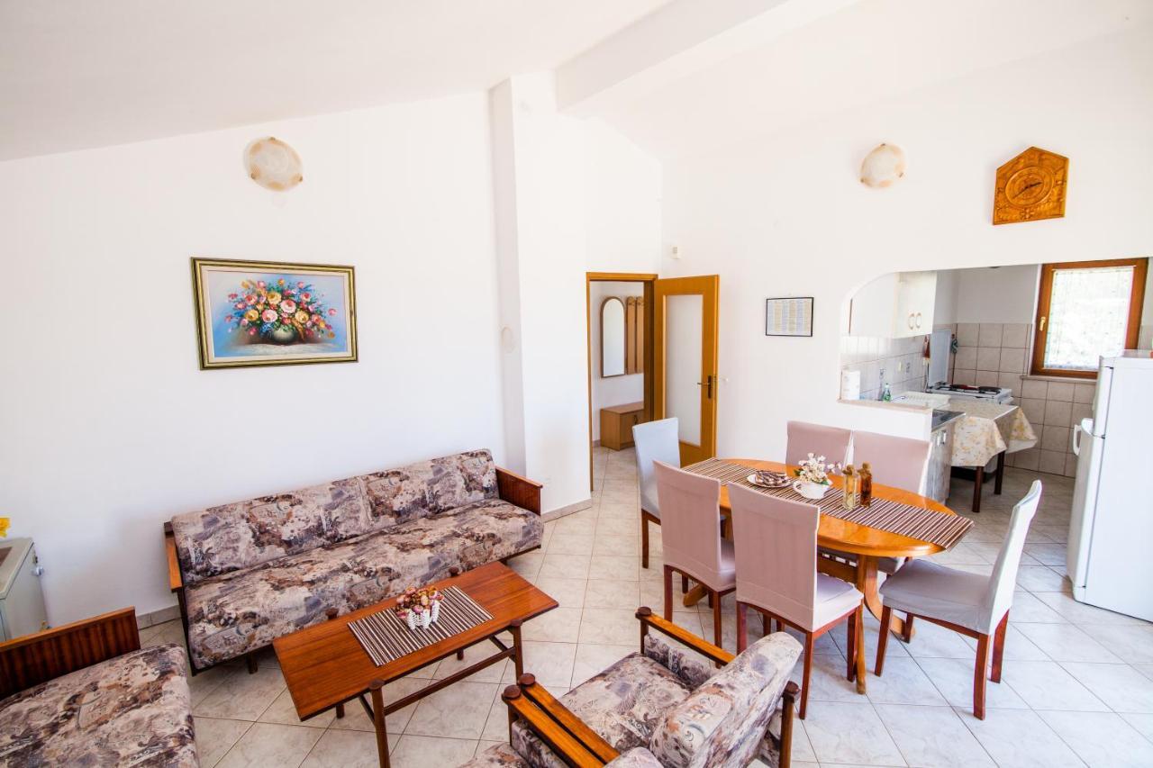 Apartman Kristina Apartment Banjole Exterior photo