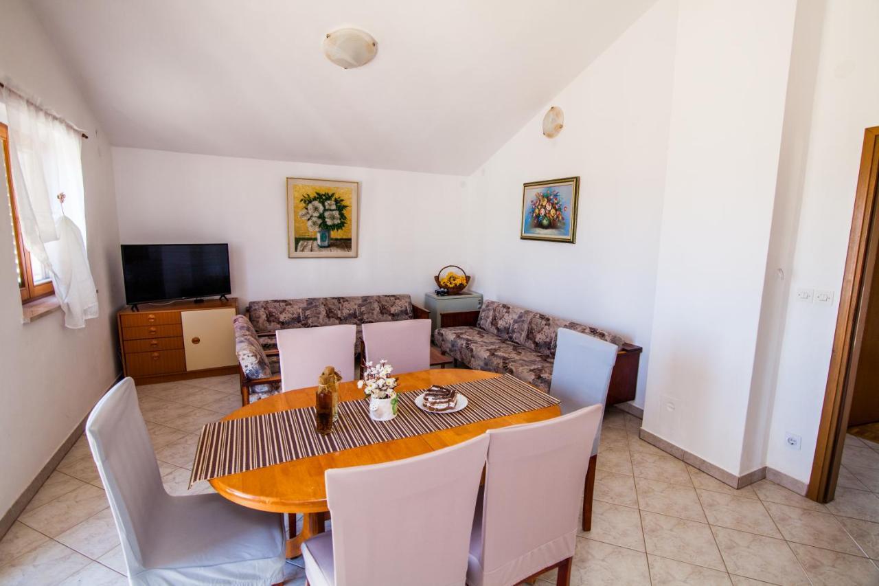 Apartman Kristina Apartment Banjole Exterior photo