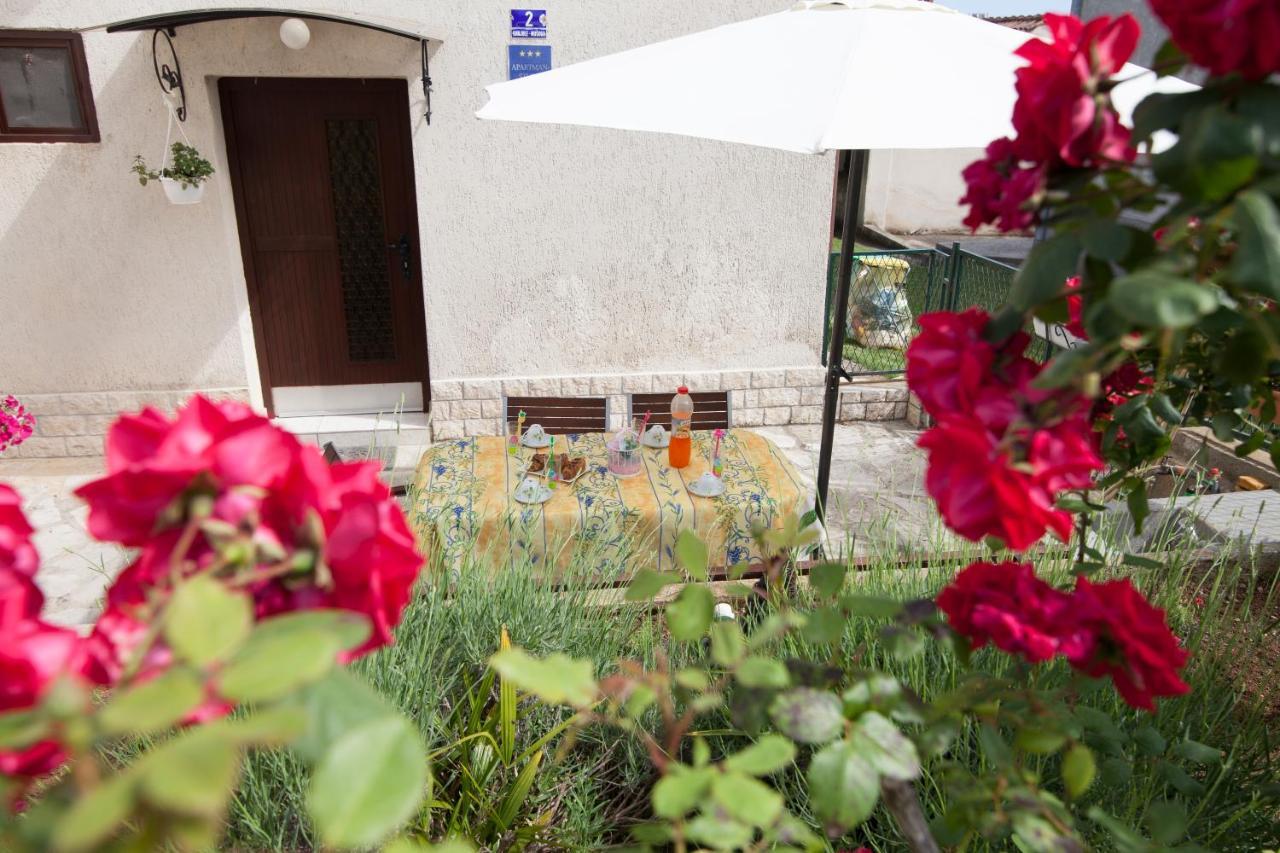 Apartman Kristina Apartment Banjole Exterior photo