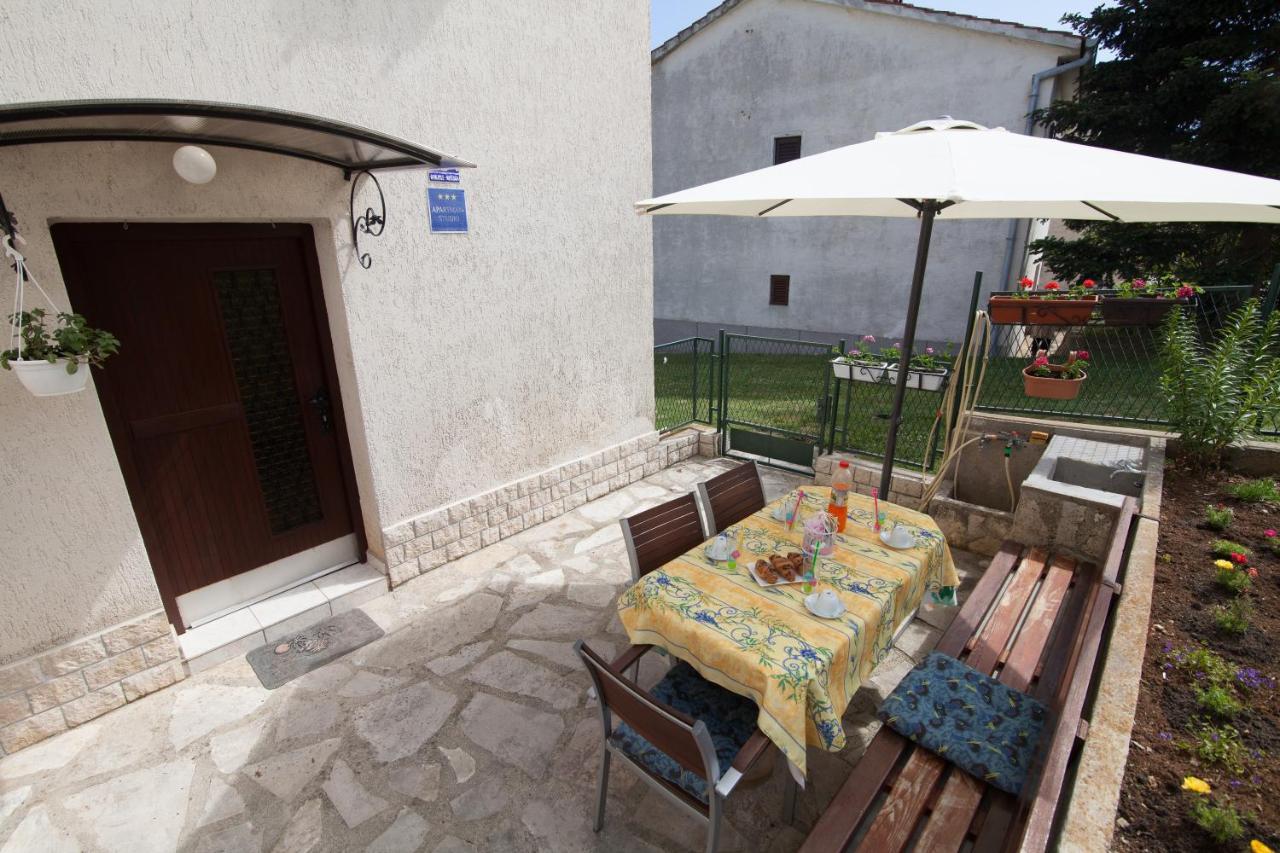 Apartman Kristina Apartment Banjole Exterior photo
